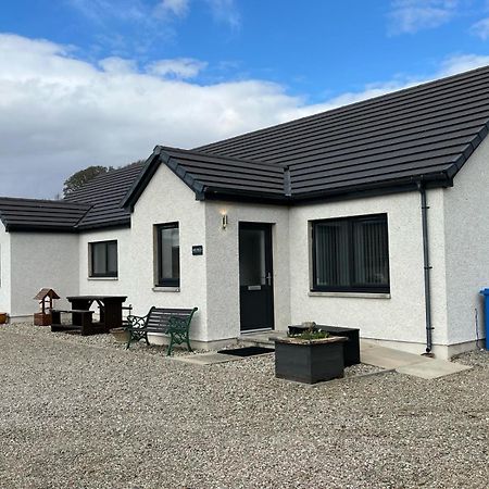 Highland Holiday Lets Lairg Esterno foto