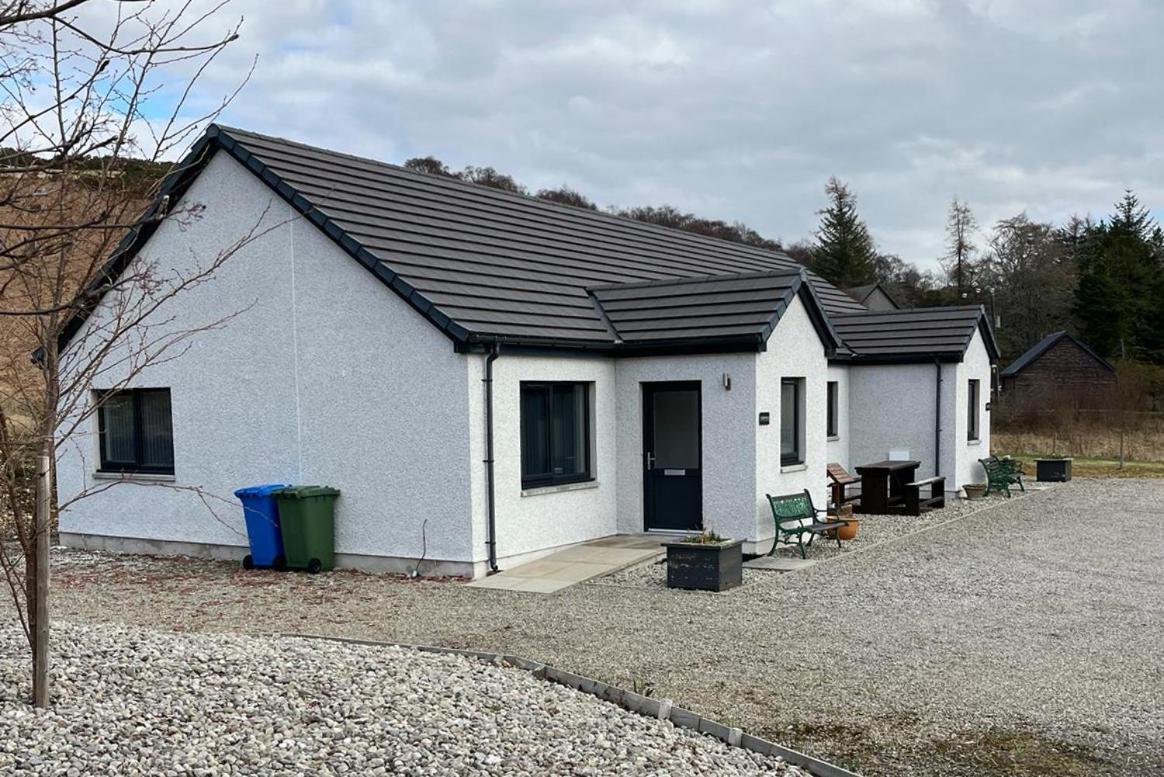Highland Holiday Lets Lairg Esterno foto